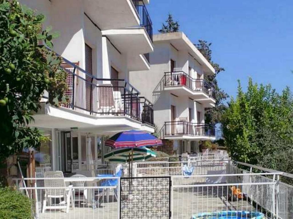 Residence La Carruba Diano Marina Exterior photo