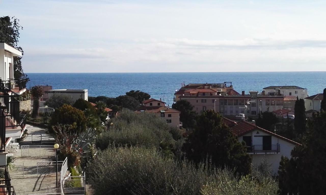 Residence La Carruba Diano Marina Exterior photo